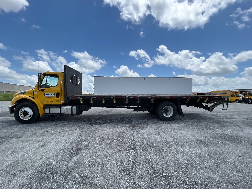 Flatbed Truck-Light and Medium Duty Trucks-Freightliner-2019-M2-Plant City-FL-140,805\n\t\tmiles-$ 53,000 - Image 4