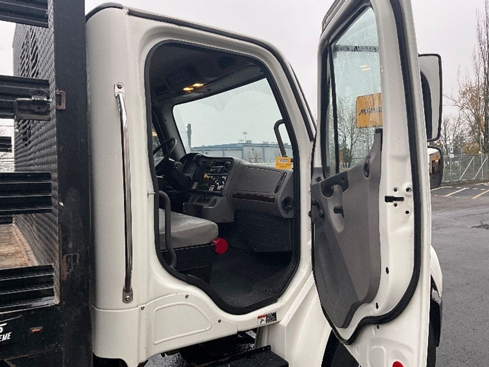 Flatbed Truck-Light and Medium Duty Trucks-Freightliner-2019-M2-Portland-OR-115,021\n\t\tmiles-$ 55,250 - Image 20