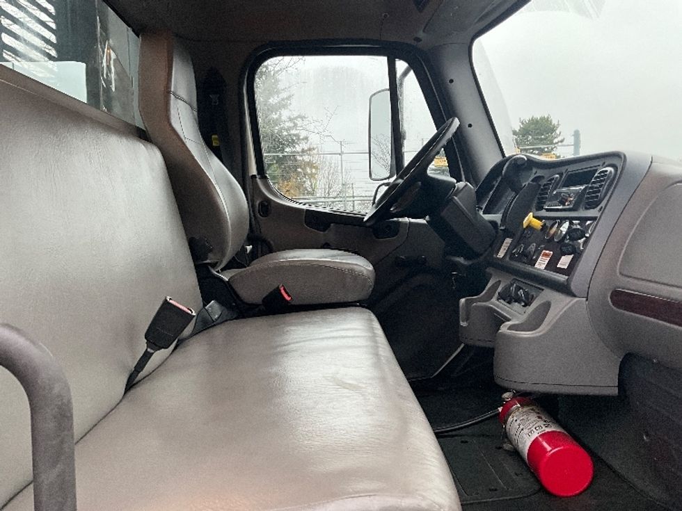 Flatbed Truck-Light and Medium Duty Trucks-Freightliner-2019-M2-Portland-OR-115,021\n\t\tmiles-$ 55,250 - Image 22