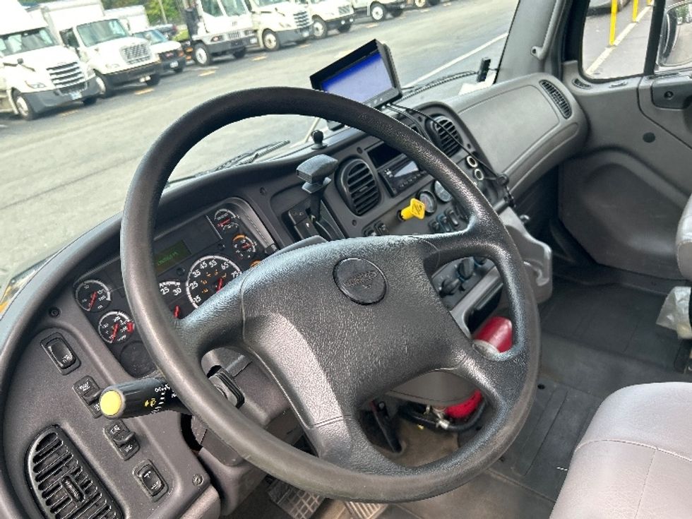 Flatbed Truck-Light and Medium Duty Trucks-Freightliner-2019-M2-Prince George-VA-139,587\n\t\tmiles-$ 55,250 - Image 17