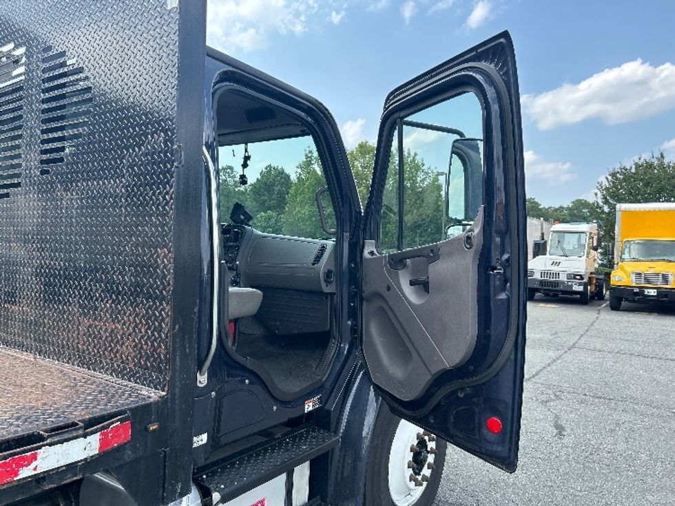 Flatbed Truck-Light and Medium Duty Trucks-Freightliner-2019-M2-Prince George-VA-139,587\n\t\tmiles-$ 55,250 - Image 20