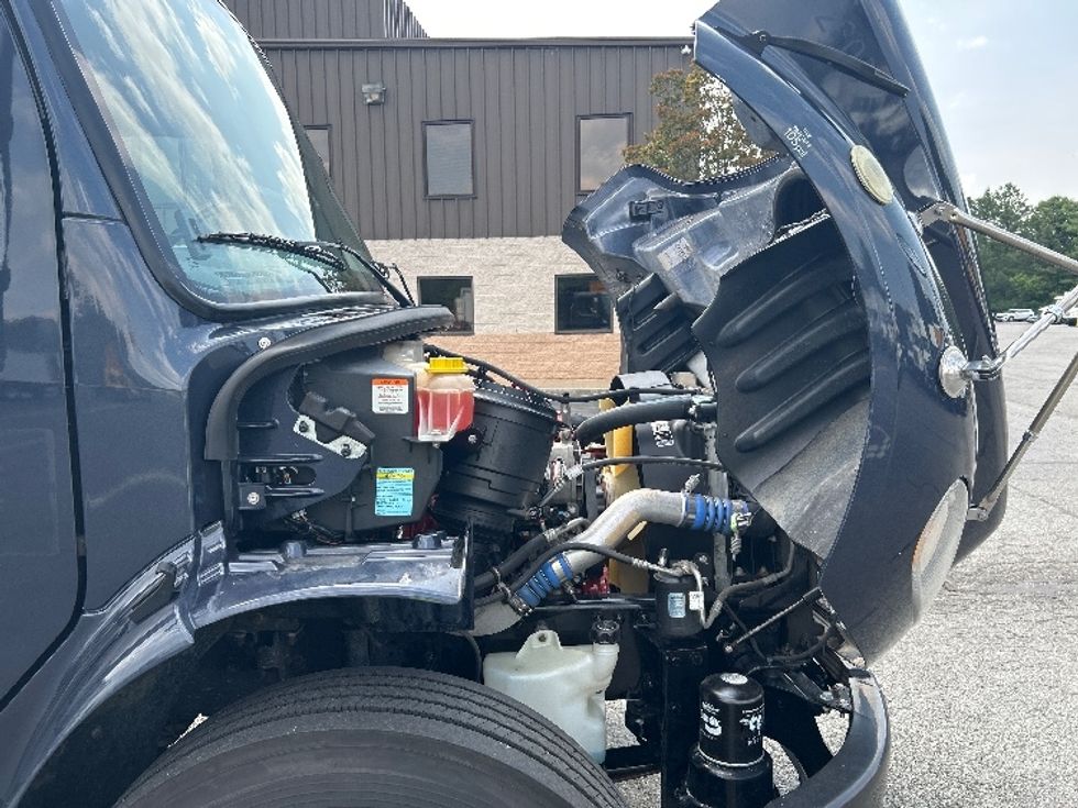 Flatbed Truck-Light and Medium Duty Trucks-Freightliner-2019-M2-Prince George-VA-139,587\n\t\tmiles-$ 55,250 - Image 23