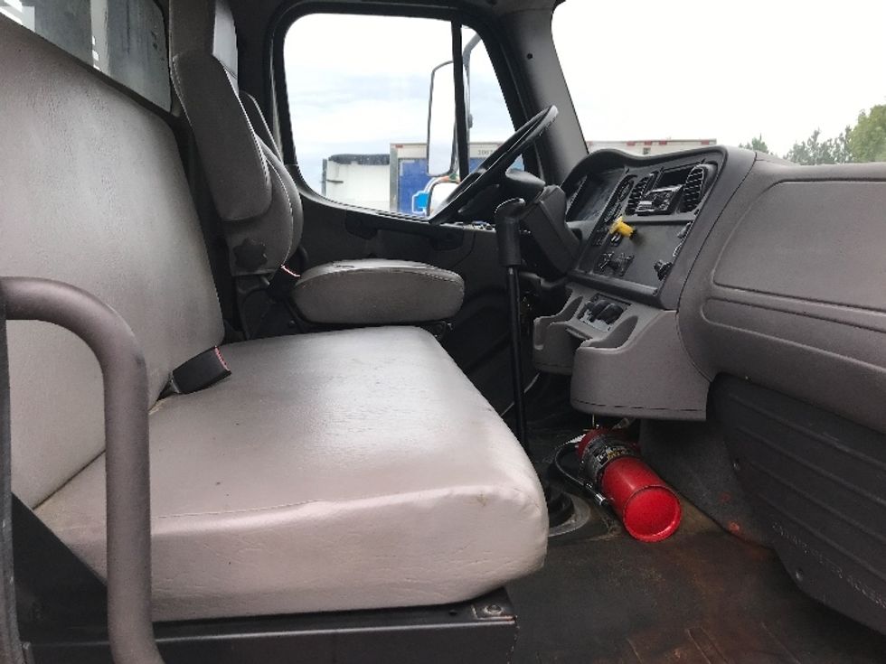 Flatbed Truck-Light and Medium Duty Trucks-Freightliner-2019-M2-Prince George-VA-83,158\n\t\tmiles-$ 73,500 - Image 22