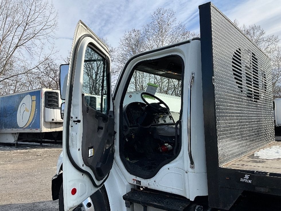 Flatbed Truck-Light and Medium Duty Trucks-Freightliner-2019-M2-Reading-PA-282,521\n\t\tmiles-$ 24,500 - Image 12