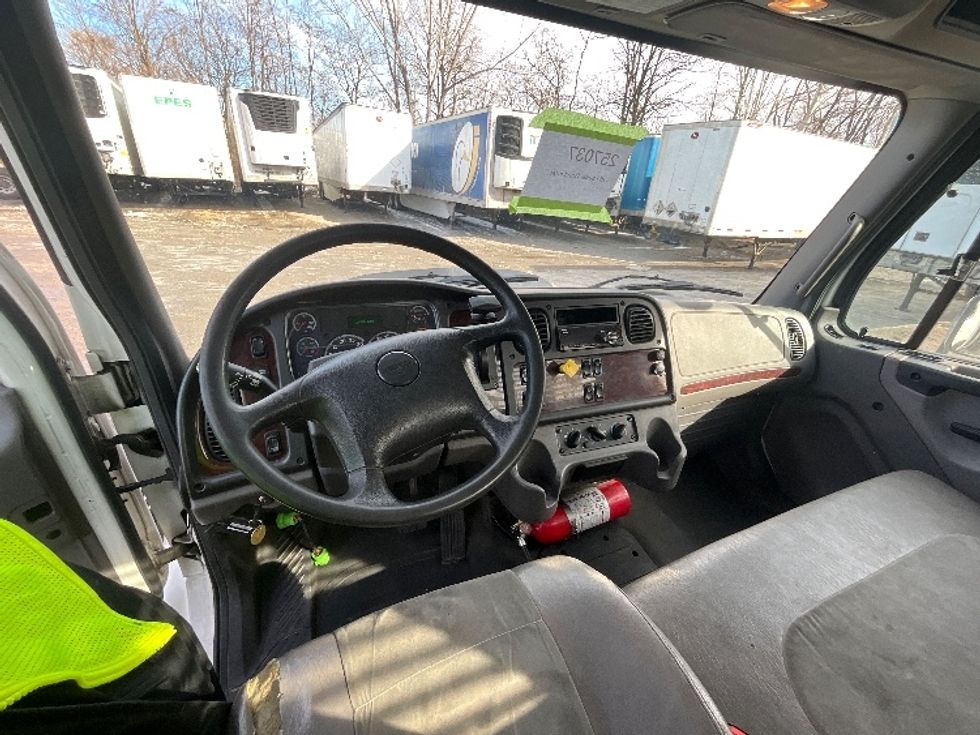 Flatbed Truck-Light and Medium Duty Trucks-Freightliner-2019-M2-Reading-PA-282,521\n\t\tmiles-$ 24,500 - Image 14