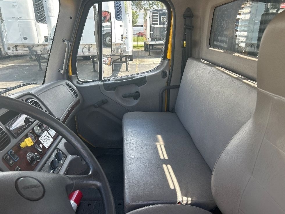 Flatbed Truck-Light and Medium Duty Trucks-Freightliner-2019-M2-Riviera Beach-FL-135,370\n\t\tmiles-$ 53,500 - Image 17