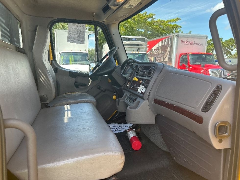Flatbed Truck-Light and Medium Duty Trucks-Freightliner-2019-M2-Riviera Beach-FL-135,370\n\t\tmiles-$ 53,500 - Image 20