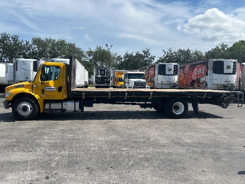 Flatbed Truck-Light and Medium Duty Trucks-Freightliner-2019-M2-Riviera Beach-FL-135,370\n\t\tmiles-$ 53,500 - Image 4