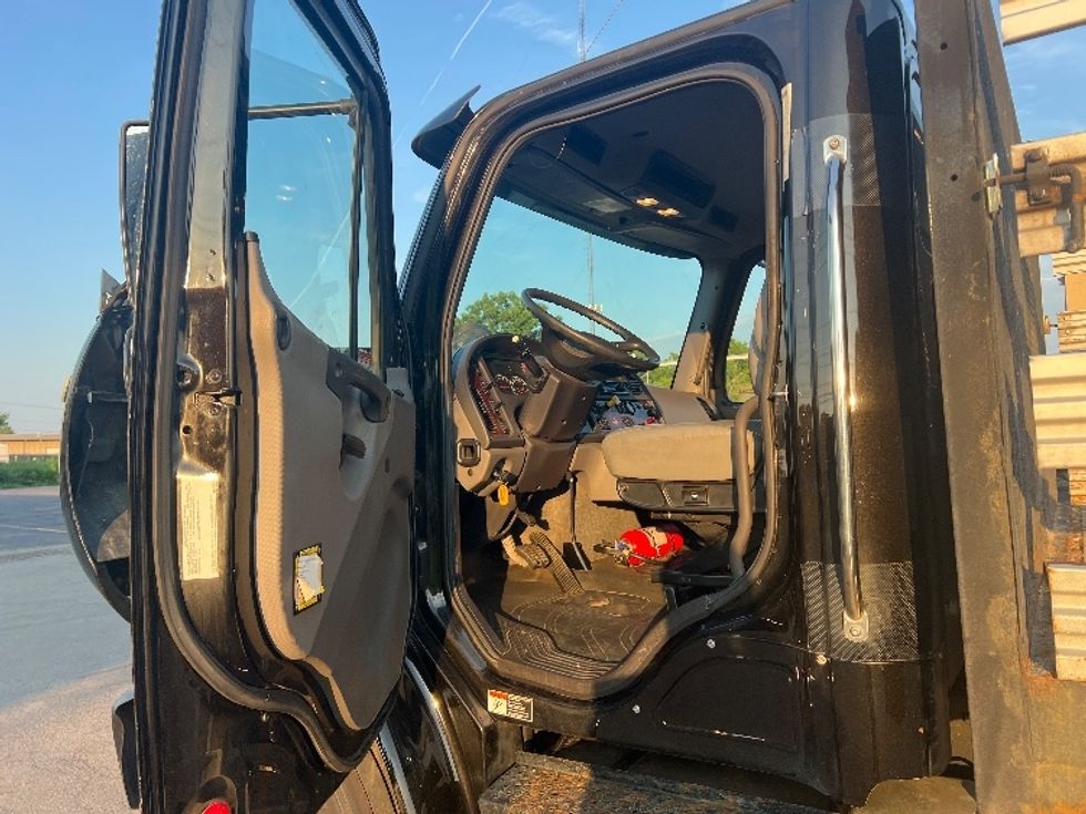 Flatbed Truck-Light and Medium Duty Trucks-Freightliner-2019-M2-Rochester-NY-206,517\n\t\tmiles-$ 40,250 - Image 16