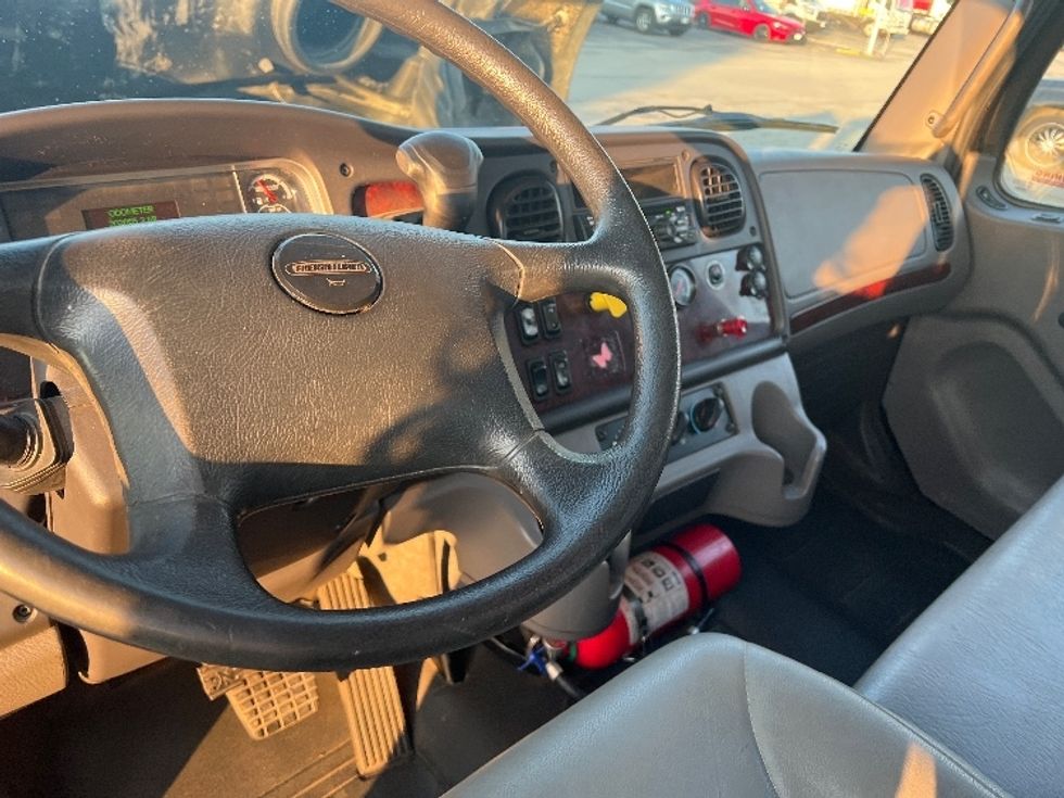 Flatbed Truck-Light and Medium Duty Trucks-Freightliner-2019-M2-Rochester-NY-206,517\n\t\tmiles-$ 40,250 - Image 18