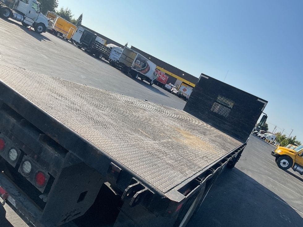 Flatbed Truck-Light and Medium Duty Trucks-Freightliner-2019-M2-Sacramento-CA-146,035\n\t\tmiles-$ 70,000 - Image 5