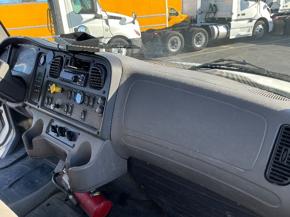 Flatbed Truck-Light and Medium Duty Trucks-Freightliner-2019-M2-Sacramento-CA-242,940\n\t\tmiles-$ 53,250 - Image 17