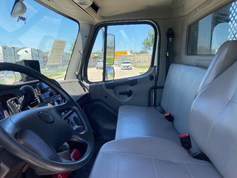 Flatbed Truck-Light and Medium Duty Trucks-Freightliner-2019-M2-San Antonio-TX-113,578\n\t\tmiles-$ 56,500 - Image 18
