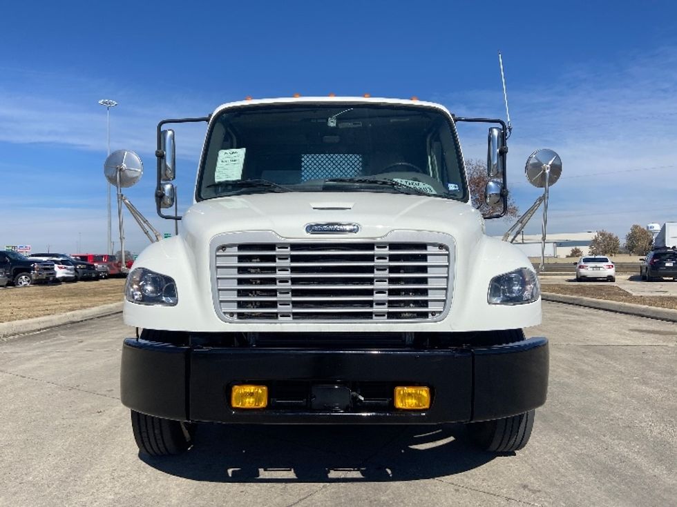 Flatbed Truck-Light and Medium Duty Trucks-Freightliner-2019-M2-San Antonio-TX-163,171\n\t\tmiles-$ 46,750 - Image 2