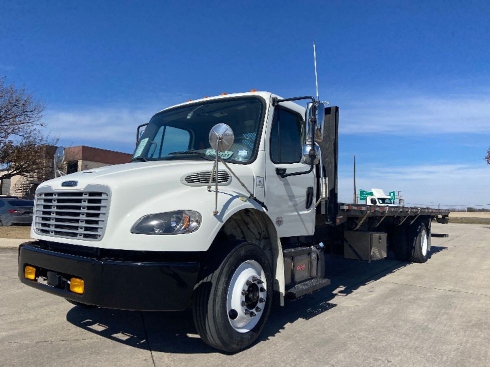 Flatbed Truck-Light and Medium Duty Trucks-Freightliner-2019-M2-San Antonio-TX-163,171\n\t\tmiles-$ 46,750 - Image 3