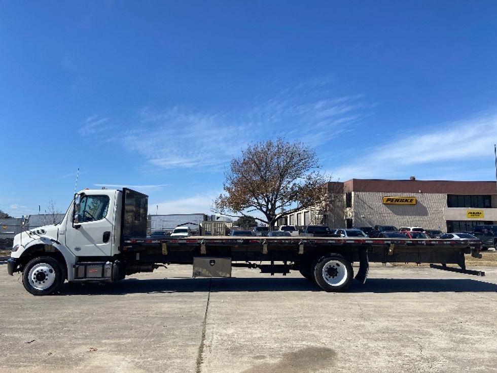 Flatbed Truck-Light and Medium Duty Trucks-Freightliner-2019-M2-San Antonio-TX-163,171\n\t\tmiles-$ 46,750 - Image 4