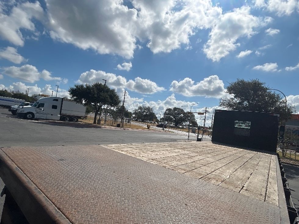 Flatbed Truck-Light and Medium Duty Trucks-Freightliner-2019-M2-San Antonio-TX-213,775\n\t\tmiles-$ 61,250 - Image 11