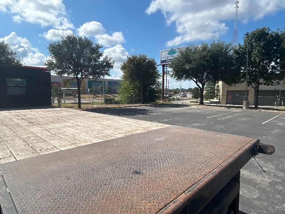 Flatbed Truck-Light and Medium Duty Trucks-Freightliner-2019-M2-San Antonio-TX-213,775\n\t\tmiles-$ 61,250 - Image 12