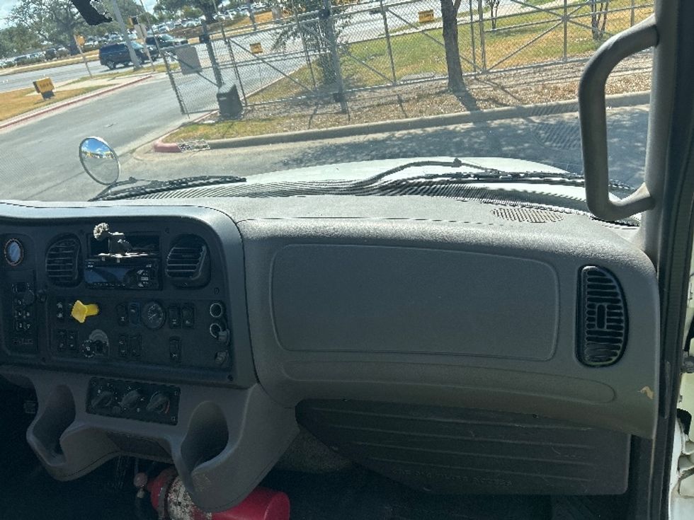 Flatbed Truck-Light and Medium Duty Trucks-Freightliner-2019-M2-San Antonio-TX-213,775\n\t\tmiles-$ 61,250 - Image 21