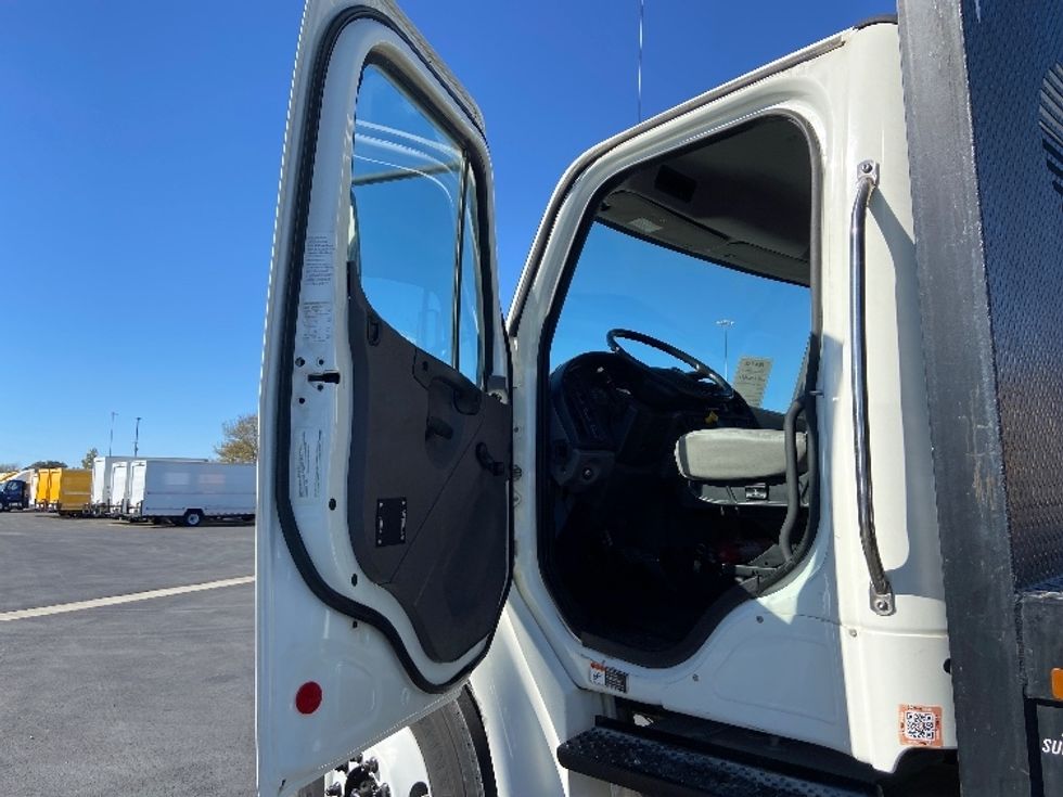 Flatbed Truck-Light and Medium Duty Trucks-Freightliner-2019-M2-San Antonio-TX-2,265\n\t\tmiles-$ 62,250 - Image 12