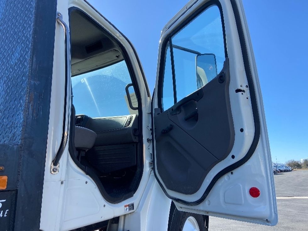 Flatbed Truck-Light and Medium Duty Trucks-Freightliner-2019-M2-San Antonio-TX-2,265\n\t\tmiles-$ 62,250 - Image 16
