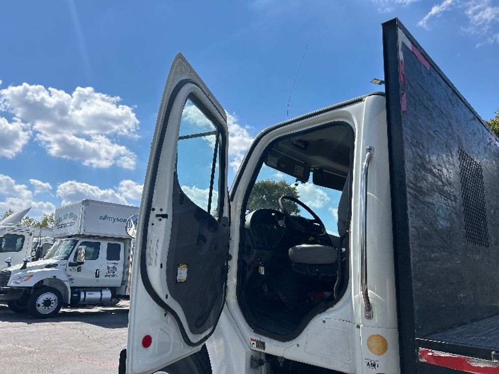 Flatbed Truck-Light and Medium Duty Trucks-Freightliner-2019-M2-San Antonio-TX-260,131\n\t\tmiles-$ 51,500 - Image 13