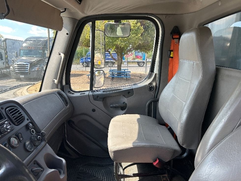 Flatbed Truck-Light and Medium Duty Trucks-Freightliner-2019-M2-San Antonio-TX-260,131\n\t\tmiles-$ 51,500 - Image 16