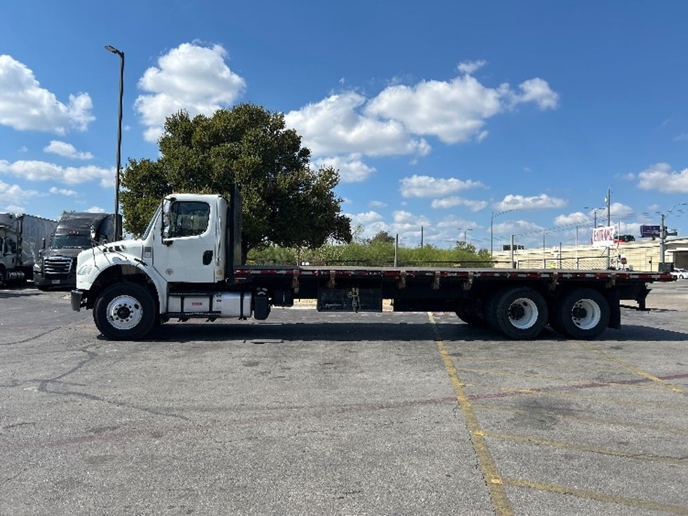 Flatbed Truck-Light and Medium Duty Trucks-Freightliner-2019-M2-San Antonio-TX-260,131\n\t\tmiles-$ 51,500 - Image 4