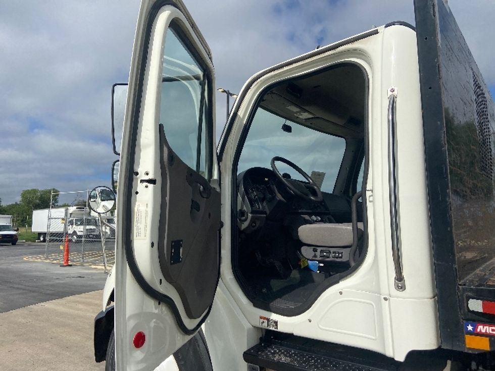 Flatbed Truck-Light and Medium Duty Trucks-Freightliner-2019-M2-San Antonio-TX-322,609\n\t\tmiles-$ 23,000 - Image 13