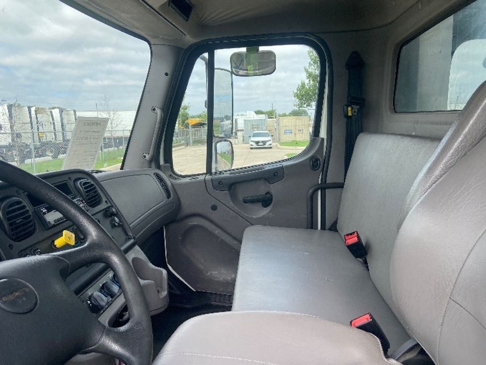 Flatbed Truck-Light and Medium Duty Trucks-Freightliner-2019-M2-San Antonio-TX-322,609\n\t\tmiles-$ 23,000 - Image 16
