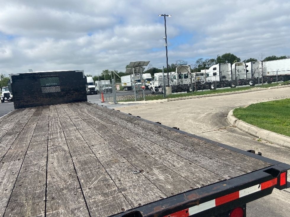 Flatbed Truck-Light and Medium Duty Trucks-Freightliner-2019-M2-San Antonio-TX-322,609\n\t\tmiles-$ 23,000 - Image 9