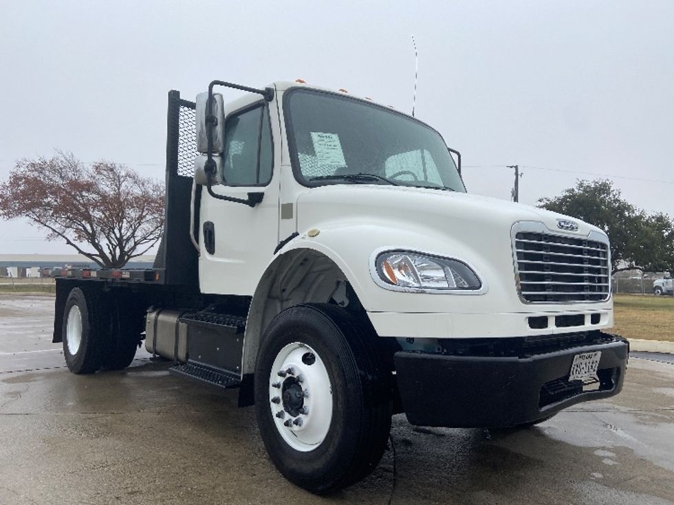 Flatbed Truck-Light and Medium Duty Trucks-Freightliner-2019-M2-San Antonio-TX-366,618\n\t\tmiles-$ 20,500 - Image 1