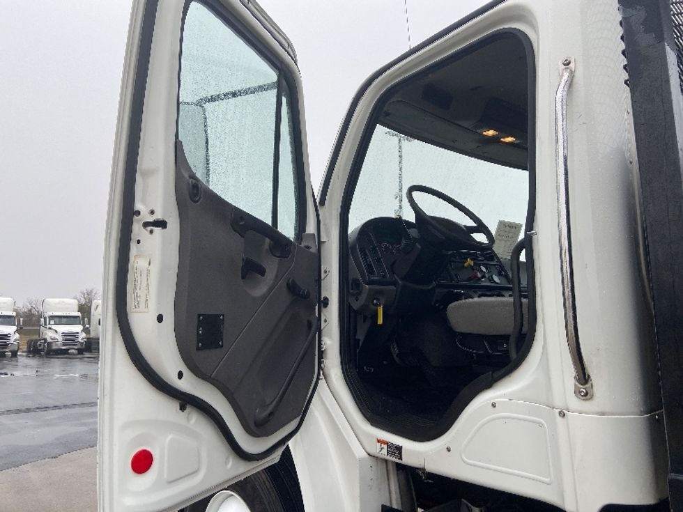 Flatbed Truck-Light and Medium Duty Trucks-Freightliner-2019-M2-San Antonio-TX-366,618\n\t\tmiles-$ 20,500 - Image 12