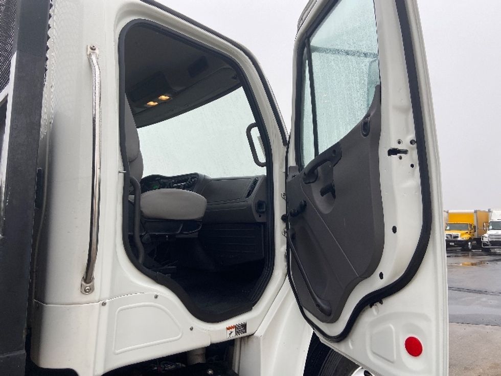 Flatbed Truck-Light and Medium Duty Trucks-Freightliner-2019-M2-San Antonio-TX-366,618\n\t\tmiles-$ 20,500 - Image 16