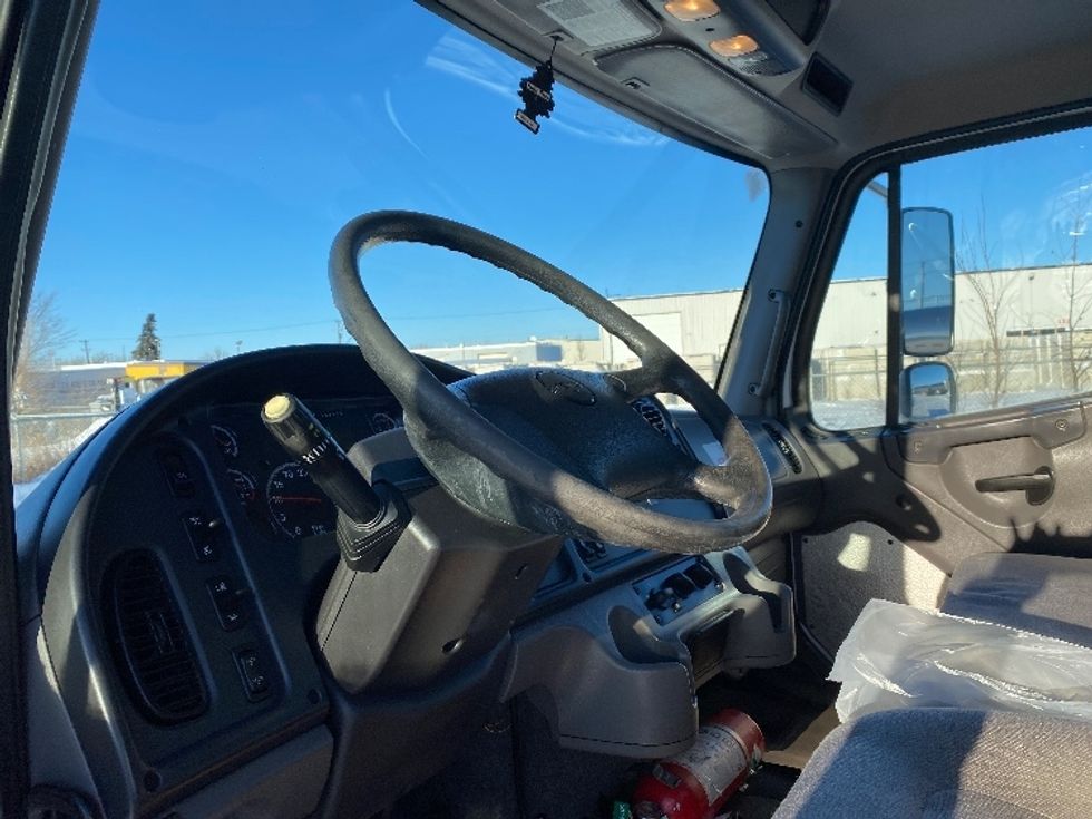 Flatbed Truck-Light and Medium Duty Trucks-Freightliner-2019-M2-Saskatoon-SK-163,225\n\t\tkm-$ 70,500 - Image 17