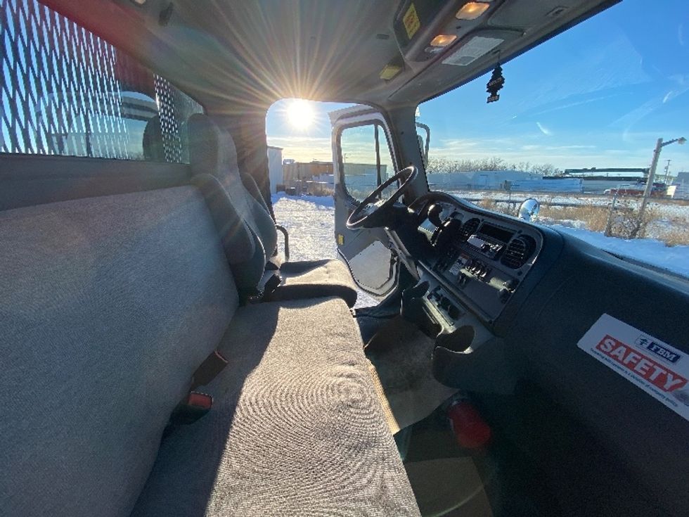 Flatbed Truck-Light and Medium Duty Trucks-Freightliner-2019-M2-Saskatoon-SK-163,225\n\t\tkm-$ 70,500 - Image 22