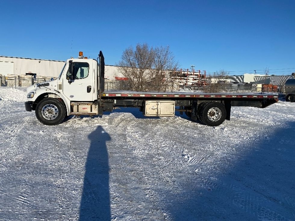 Flatbed Truck-Light and Medium Duty Trucks-Freightliner-2019-M2-Saskatoon-SK-163,225\n\t\tkm-$ 70,500 - Image 4