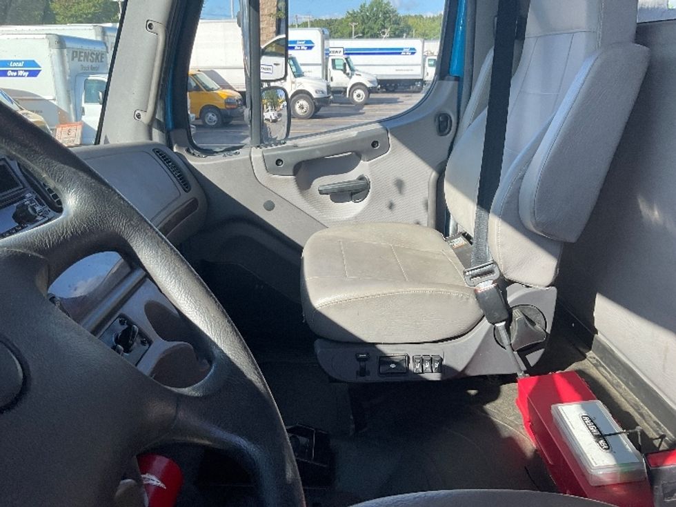 Flatbed Truck-Light and Medium Duty Trucks-Freightliner-2019-M2-Springfield-MA-112,262\n\t\tmiles-$ 43,250 - Image 15