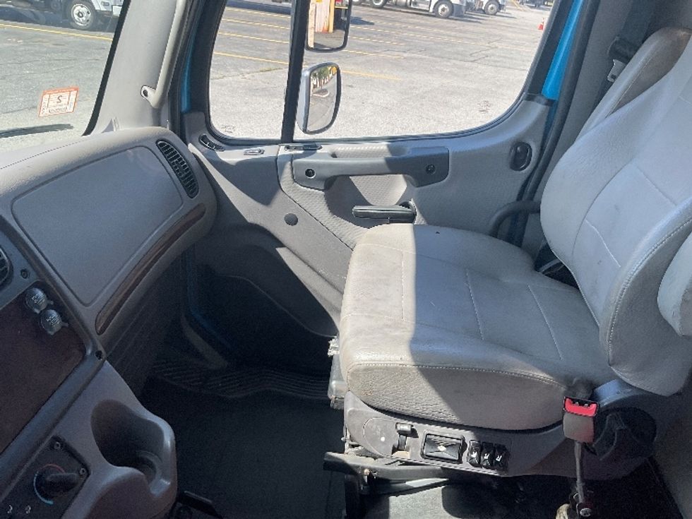 Flatbed Truck-Light and Medium Duty Trucks-Freightliner-2019-M2-Springfield-MA-197,581\n\t\tmiles-$ 34,250 - Image 18