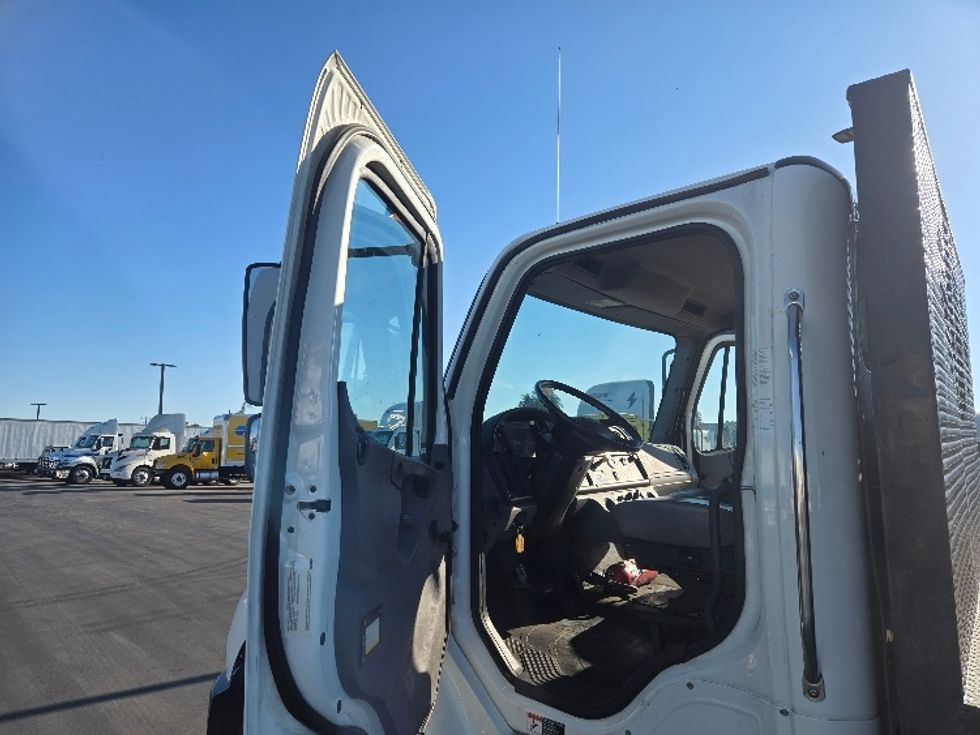Flatbed Truck-Light and Medium Duty Trucks-Freightliner-2019-M2-Stockton-CA-243,097\n\t\tmiles-$ 37,250 - Image 11