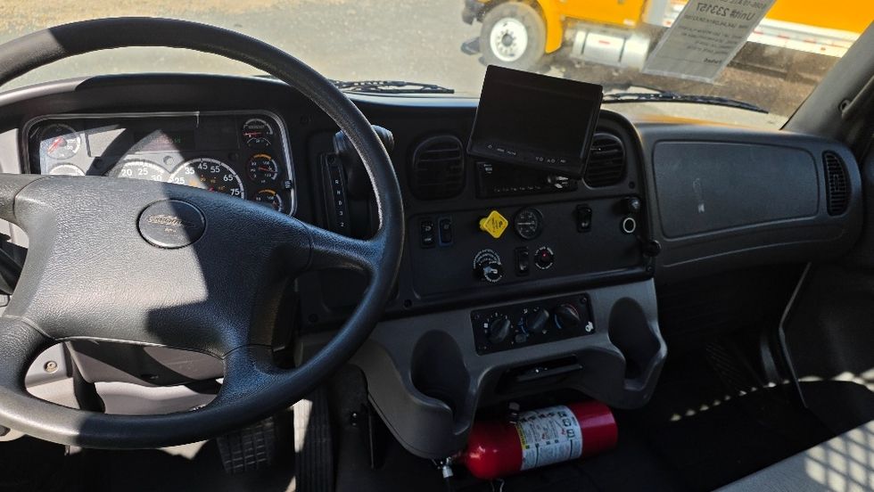 Flatbed Truck-Light and Medium Duty Trucks-Freightliner-2019-M2-Suwanee-GA-231,348\n\t\tmiles-$ 41,500 - Image 15
