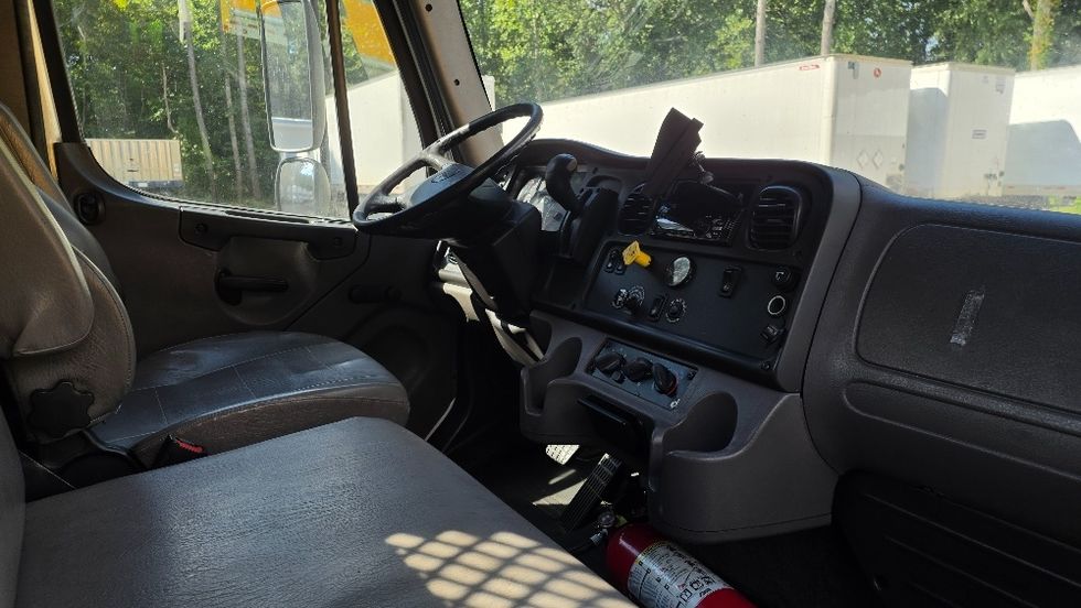 Flatbed Truck-Light and Medium Duty Trucks-Freightliner-2019-M2-Suwanee-GA-231,348\n\t\tmiles-$ 41,500 - Image 19