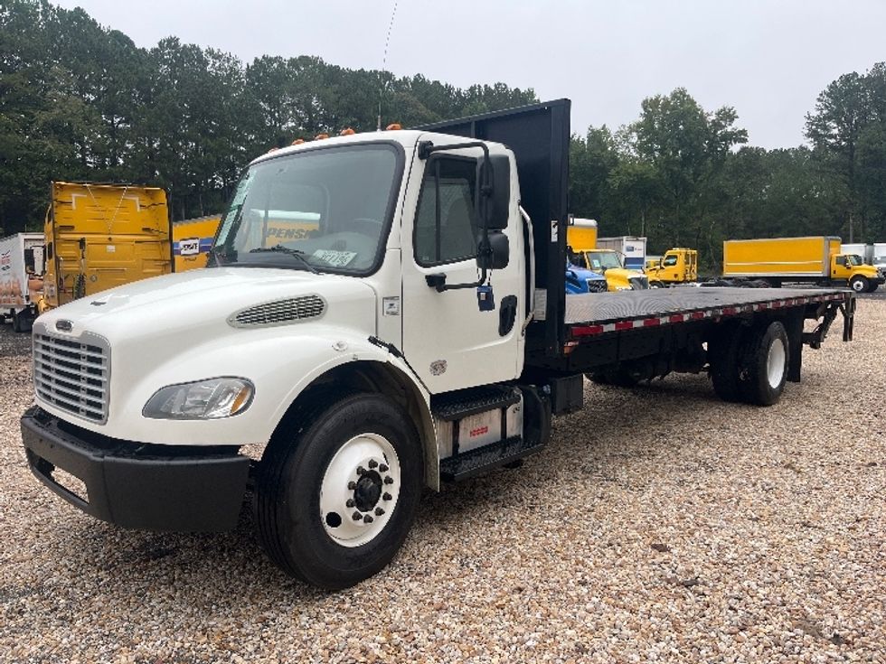 Flatbed Truck-Light and Medium Duty Trucks-Freightliner-2019-M2-Suwanee-GA-231,348\n\t\tmiles-$ 41,500 - Image 3