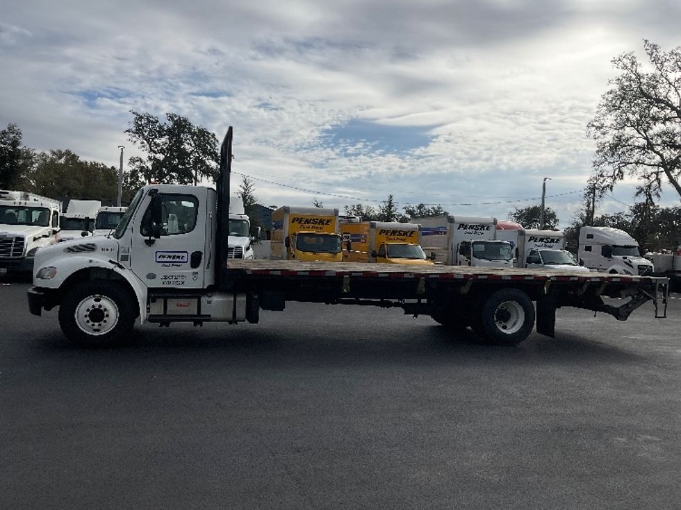2019 Freightliner M2 106 Medium Duty photo 4