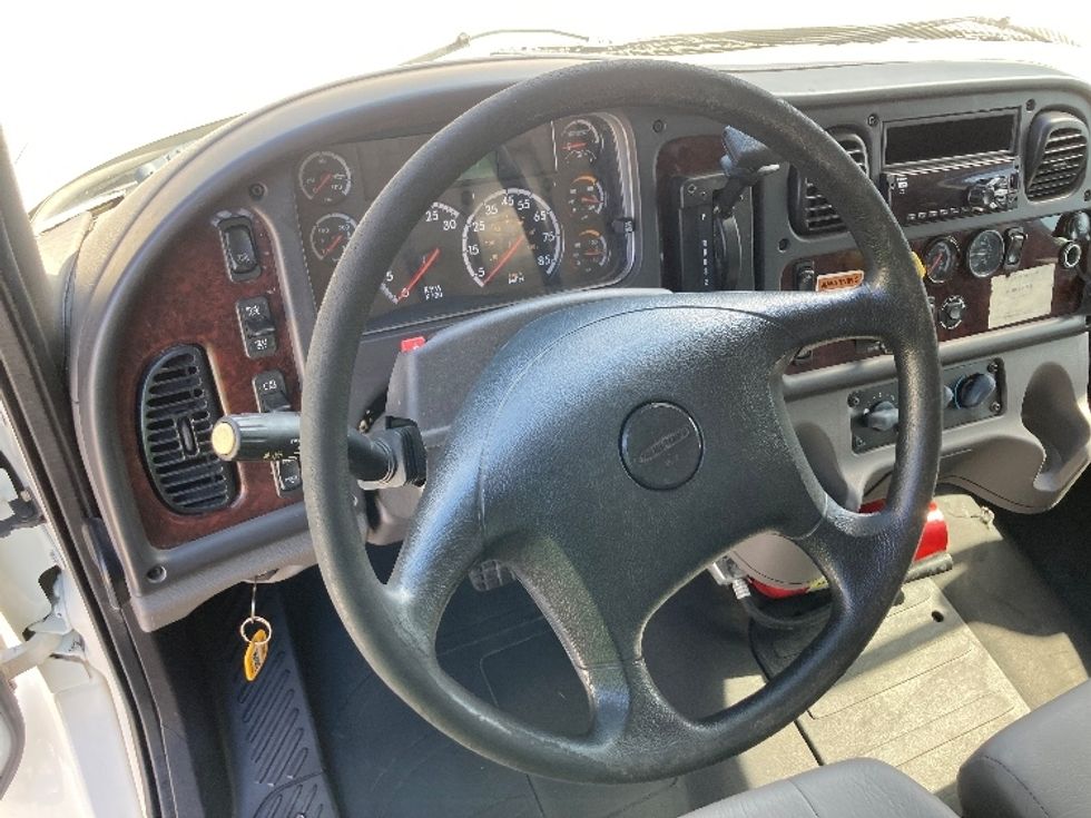 Flatbed Truck-Light and Medium Duty Trucks-Freightliner-2019-M2-Tampa-FL-130,806\n\t\tmiles-$ 55,500 - Image 17