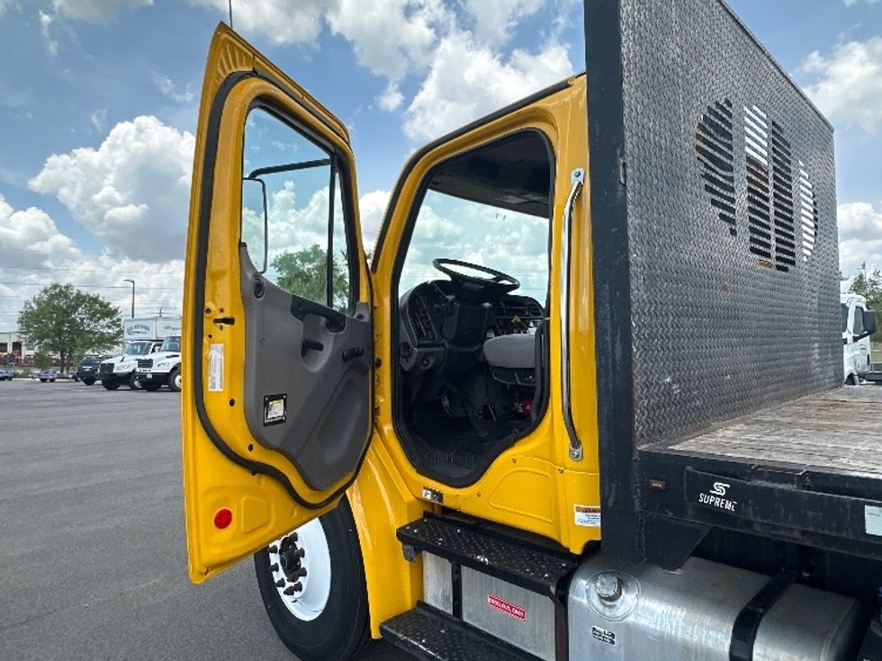 Flatbed Truck-Light and Medium Duty Trucks-Freightliner-2019-M2-Tampa-FL-138,560\n\t\tmiles-$ 51,250 - Image 16