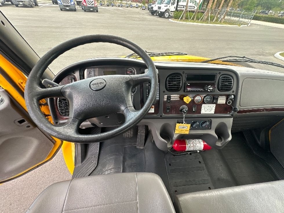 Flatbed Truck-Light and Medium Duty Trucks-Freightliner-2019-M2-Tampa-FL-138,560\n\t\tmiles-$ 51,250 - Image 18