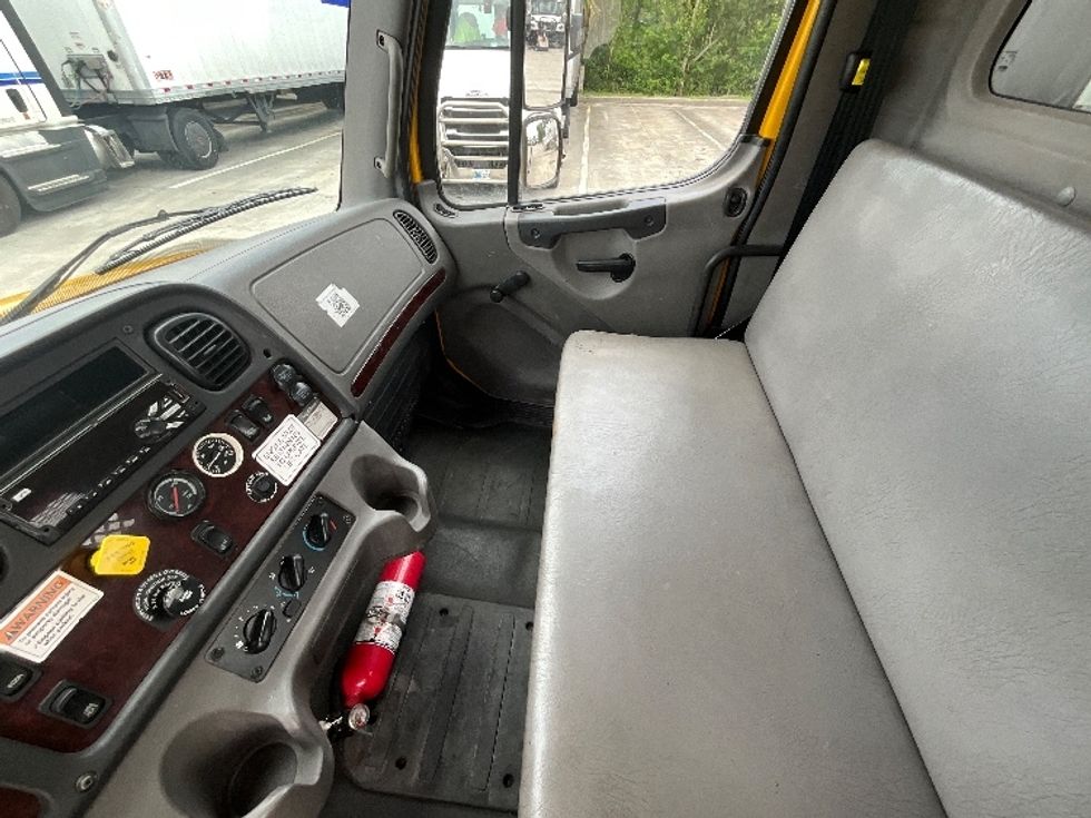 Flatbed Truck-Light and Medium Duty Trucks-Freightliner-2019-M2-Tampa-FL-142,986\n\t\tmiles-$ 49,750 - Image 14