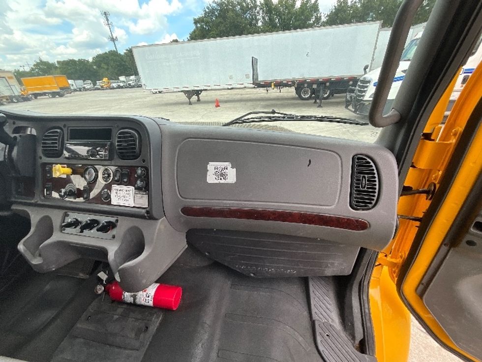 Flatbed Truck-Light and Medium Duty Trucks-Freightliner-2019-M2-Tampa-FL-142,986\n\t\tmiles-$ 49,750 - Image 16