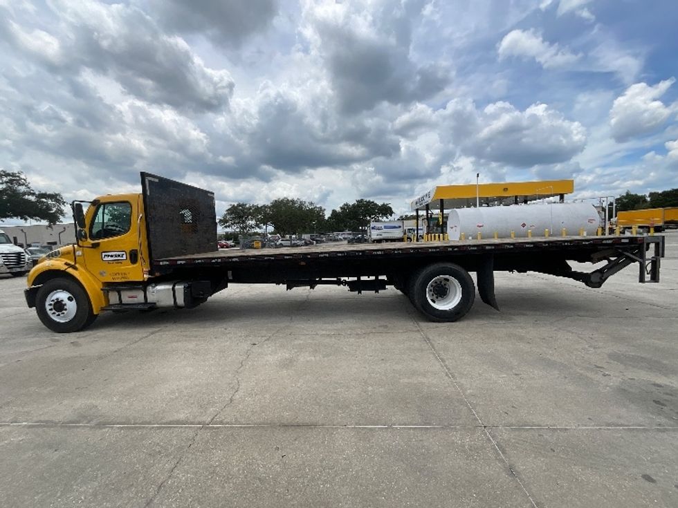 Flatbed Truck-Light and Medium Duty Trucks-Freightliner-2019-M2-Tampa-FL-142,986\n\t\tmiles-$ 49,750 - Image 4